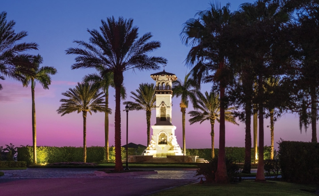 tesoro fountain at night