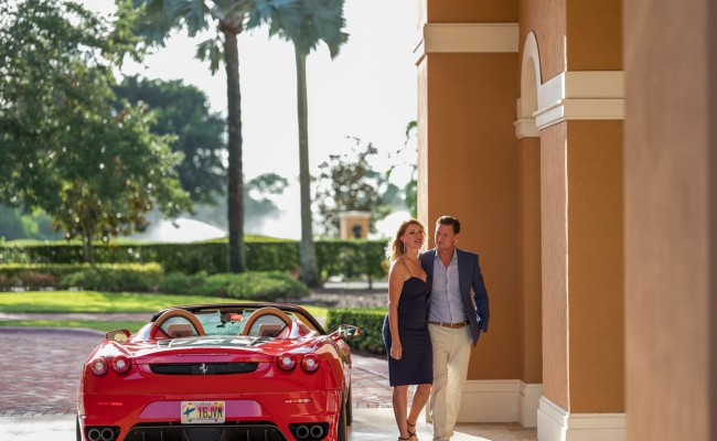 couple under the tesoro port cochere